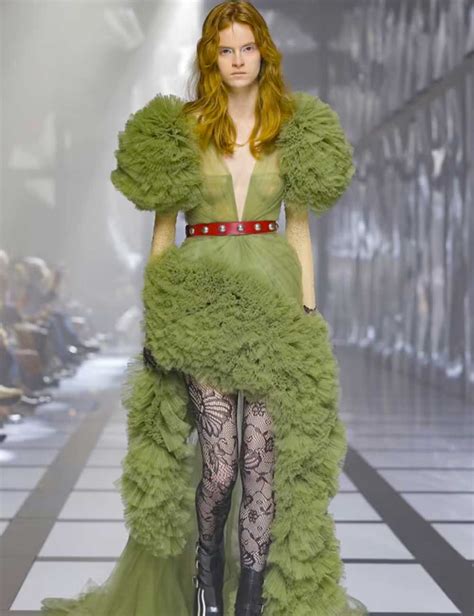 Vestiti Autunno Inverno 2022 2023: le tendenze della sfilata Gucci.